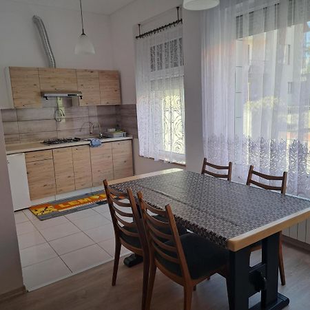 Apartament Nad Jeziorem Ryn Ryn  Esterno foto
